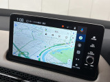 ホンダ独自のインターナビを装備しております!よりリアルタイムの交通渋滞情報を取得できたりとドライブが快適になりますよ♪