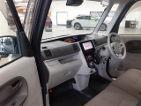 ■ 助手席 ■ 助手席です。車内オゾンクリーニング、ボディ研磨&コーティング等各種オプション作業も可能です。