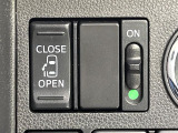 【パワースライドドア】スマートキーや運転席のスイッチでスライドドアの開閉が可能♪電動だから力を入れてドアを開ける必要が無く、小さいお子様でも、重い荷物を持っている時もラクに開け閉めできます♪
