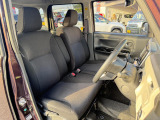 運転席シート廻りは使用感も少なく、良好な状態となっています。前オーナー様が丁寧に使っていたことがよくわかりますね。