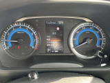 カラフルで見やすい4.2インチディスプレイを採用。様々な車両情報にすばやくアクセスできるアドバンスドドライブアシストディスプレイ。