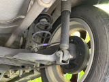 お車を安心してお乗りいただく為には、足回りの定期点検が欠かせません。サービスサポート(有償保証)では無料点検もご提供しており、安心のカーライフをお過ごしいただけるサポート体制が整っています。