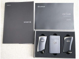 スマートキーはポケットやバッグに入れておけば、ノブに触れただけでロックの解除が可能です!あとはブレーキを踏んでスイッチを押すだけ!簡単にエンジンをかける事ができます♪