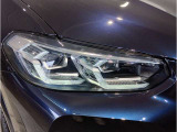 BMWのオートライトは積極的にライトをつけることにより、自車の存在を周囲に向けアピールいたします。それは安全性への配慮でもあります。