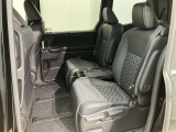 ゆとりある広々とした車内空間は、ドライブを始め買い物やレジャーなど、幅広く活躍します。一人でもみんなとでもお出かけを楽しみましょう!