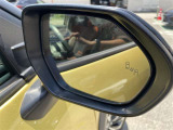 死角にいる車両を検知し、お知らせしてくれるブラインドスポットモニター