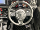 【純正革巻きステアリング】上質な革を使用することで、手にしっかり馴染みとても運転しやすいハンドルです♪