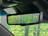【デジタルインナーミラー】後席の大きな荷物や同乗者で後方が確認しづらい時でも安心!カメラが撮影した車両後方の映像をルームミラー内に表示。クリアな視界で状況の確認が可能です!