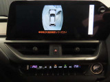 純正ナビ付です。もちろん車両後方を表示するバックガイドモニターが付いていて車庫入れ安心!