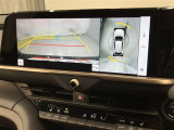 パノラミックビューモニター付きです。車両を上から見たような映像をディスプレイオーディオ画面に表示。運転席からの目視だけでは見にくい、車両周辺の状況をリアルタイムでしっかり確認できます。