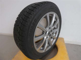 R4年式冬タイヤ205/55R17ヨコハマ製です。
