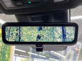【デジタルインナーミラー】後席の大きな荷物や同乗者で後方が確認しづらい時でも安心!カメラが撮影した車両後方の映像をルームミラー内に表示。クリアな視界で状況の確認が可能です!