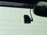 【ドライブレコーダー】映像・音声などの運転中の記録を残します。事故などを起こした起こされた時の証拠になりえますので、もしも時でも安心ですね。