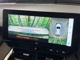 【パノラミックビューモニター】専用のカメラにより、上から見下ろしたような視点で360度クルマの周囲を確認することができます☆死角部分も確認しやすく、狭い場所での切り返しや駐車もスムーズに行えます。