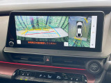 【パノラミックビューモニター】専用のカメラにより、上から見下ろしたような視点で360度クルマの周囲を確認することができます☆死角部分も確認しやすく、狭い場所での切り返しや駐車もスムーズに行えます。