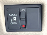 【パワースライドドア】スマートキーや運転席のスイッチでスライドドアの開閉が可能♪電動だから力を入れてドアを開ける必要が無く、小さいお子様でも、重い荷物を持っている時もラクに開け閉めできます♪