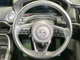 【純正革巻きステアリング】上質な革を使用することで、手にしっかり馴染みとても運転しやすいハンドルです♪
