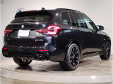 BMWのお車は、&ldquo;駆け抜ける歓び&rdquo;を体現しております。走行の安定性とコーナリングの良さを追求し、思い通りにハンドルの操作可能です。