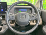 【純正革巻きステアリング】上質な革を使用することで、手にしっかり馴染みとても運転しやすいハンドルです♪