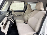 トヨタ中古車「まるごとクリーニング」施工済。外装はもちろん内装はシートを外して見えない所まで徹底洗浄しています。