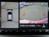 車の真上から見下ろしたような360度視界の良い『アラウンドビューモニター』です♪♪ 苦手な狭い駐車場、暗い所でも確認ができてとっても安心です♪♪