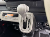 シンプルなストレート式フロアシフト!シフト操作簡単でらくらく!