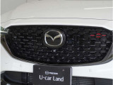【フロントレーダーセンサー】フロントレーダーセンサーから送信される電波が前方車や障害物に反射し、もどってきた電波を検知することで制御しています。
