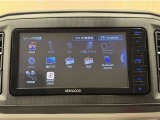 Bluetooth対応、CD/DVD再生機能付き。お好きな音楽を聴きながらのドライブは楽しいですよね〜♪