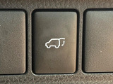 【パワーバックドア】スマートキーや運転席のボタンを押すだけでリアゲートが自動で開閉します!荷物を持っている時や、高い位置にあるバックドアを閉める際に便利な機能です♪