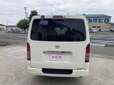 働く車です。