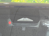 【トヨタセーフティセンス】走行中に前方の車両等を認識し、衝突しそうな時は警報とブレーキで衝突回避と被害軽減をアシスト。より安全にドライブをお楽しみいただけます。