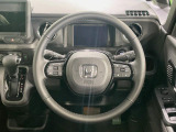 【純正革巻きステアリング】上質な革を使用することで、手にしっかり馴染みとても運転しやすいハンドルです♪