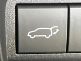 【パワーバックドア】スマートキーや運転席のボタンを押すだけでリアゲートが自動で開閉します!荷物を持っている時や、高い位置にあるバックドアを閉める際に便利な機能です♪