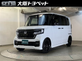 お車購入のポイントとなるフロントマスクです!シャープな目つきが印象的なデザインのヘッドランプです。