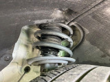 お車を安心してお乗りいただく為には、足回りの定期点検が欠かせません。サービスサポート(有償保証)では無料点検もご提供しており、安心のカーライフをお過ごしいただけるサポート体制が整っています。