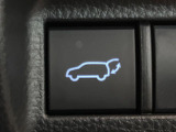 【パワーバックドア】スマートキーや運転席のボタンを押すだけでリアゲートが自動で開閉します!荷物を持っている時や、高い位置にあるバックドアを閉める際に便利な機能です♪