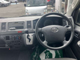 広々とした車内空間です。