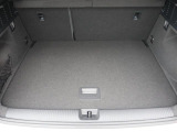 Audi正規ディーラーが高品質をお約束。高度な訓練・教育を受けたAudi専任メカニックが、100項目にもおよぶ精密な点検を実施いたします。すべてをクリアしたAudi車だけが、あなたのお手元に届けられるのです。
