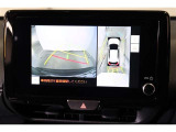 車両を上から見たような映像表示するパノラミックビューモニター付き!
