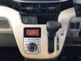 温度を設定すれば、自動で車内の温度管理をしてくれる優れものです♪ATミッションで運転楽々