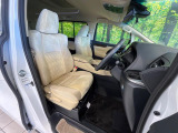 運転席シート廻りは使用感も少なく、良好な状態となっています。丁寧に使われていたことがよくわかりますね。