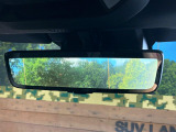 【スマートリヤビューミラー】後席の大きな荷物や同乗者で後方が確認しづらい時でも安心!カメラが撮影した車両後方の映像をルームミラー内に表示。クリアな視界で状況の確認が可能です!