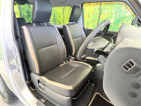 運転席シート廻りは使用感も少なく、良好な状態となっています。丁寧に使われていたことがよくわかりますね。