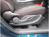 【シートアジャスター】上下調整できるシートアジャスター!運転手にあったドライバーズポジションができますね。