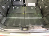 普段のお買い物や通勤、送迎等に十分な荷室スペースを確保しております。セカンドシートを倒すと、大きな荷物の積載も可能です♪