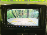 【バックカメラ】駐車時に後方がリアルタイム映像で確認できます。大型商業施設や立体駐車場での駐車時や、夜間のバック時に大活躍!運転スキルに関わらず、今や必須となった装備のひとつです!