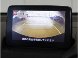 【バックカメラ】駐車が苦手な方でも安心してお乗りいただけます。リバース連動で画面が切り替わるのでとっても便利です。