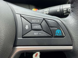 【プロパイロット】「プロパイロット」は、高速道路での運転を支援する先進運転支援システムです。前方車両との車間を自動で維持し、アクセル・ブレーキ・ステアリング操作をサポートします。