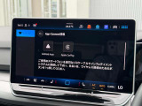 便利なスマホ連携機能( Apple CarPlay・Android Auto対応)を搭載!お手持ちのスマートフォンを接続するだけで、大画面の純正モニターに使い慣れたスマホの地図アプリや音楽アプリが映し出されます!