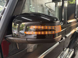 視認性が高い純正ミラーを採用しております。安全に運転が出来る様、一つ一つの部品に拘っているのがメルセデス・ベンツです。